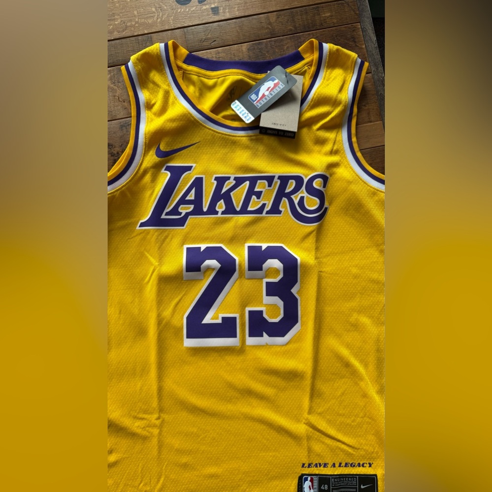 Nike LeBron James Icon Edition 22/23 Los Angeles Lakers Home Jersey. NWT